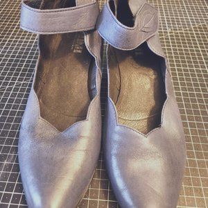 Navy-blue Fidji leather heels, size 41 in great condition